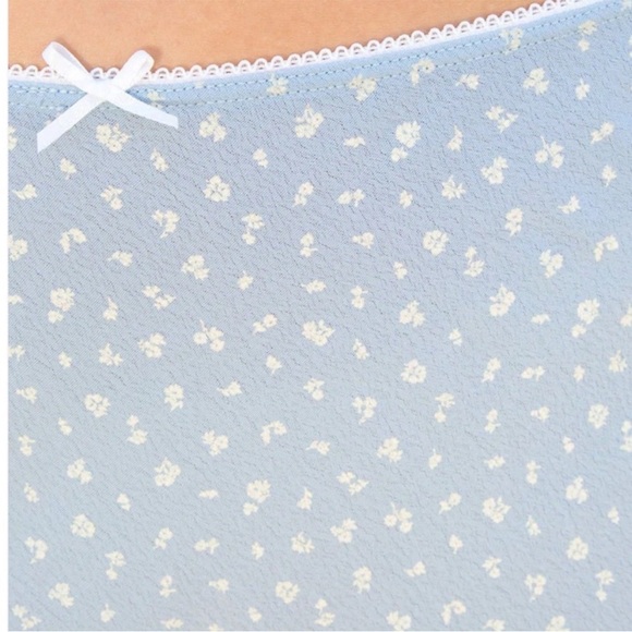 Brandy Melville Sephira Floral Skirt - Picture 4 of 5